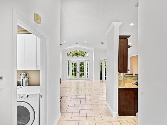 3rd image of 1178 NW 116th Avenue