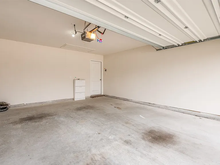 1307 Colonial Bluff Ln — Photo 21