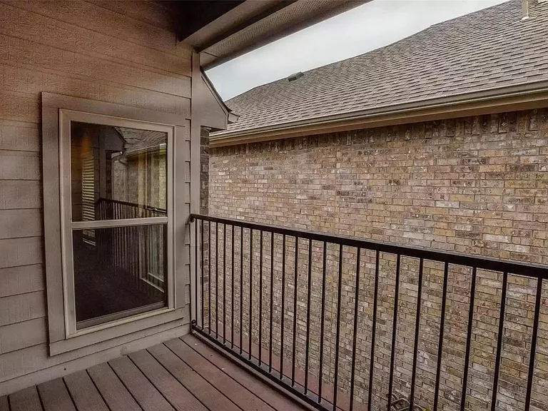 231 Carrington Ln — Photo 24