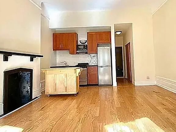 3rd image of 309 W 84th St APT 3