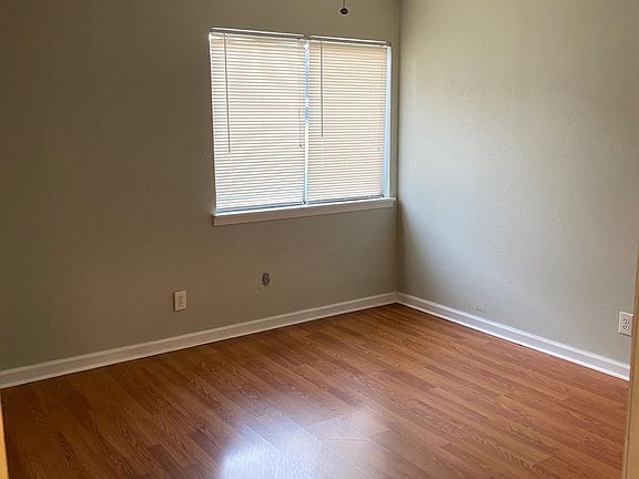 4th image of 2809 Lovell Dr #A