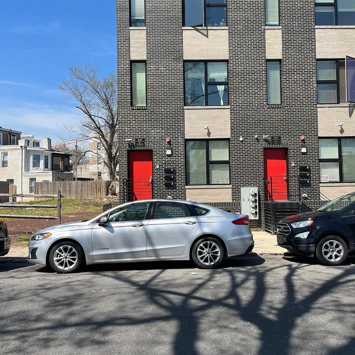 3 bed, 1000 sqft, $2,100 — Photo 3
