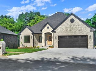 3901 N Rose Ave, Springfield, MO 65803