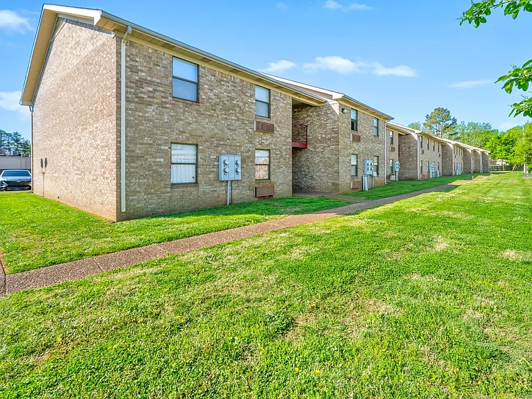 100 Laurel Cove Dr #9 — Photo 13