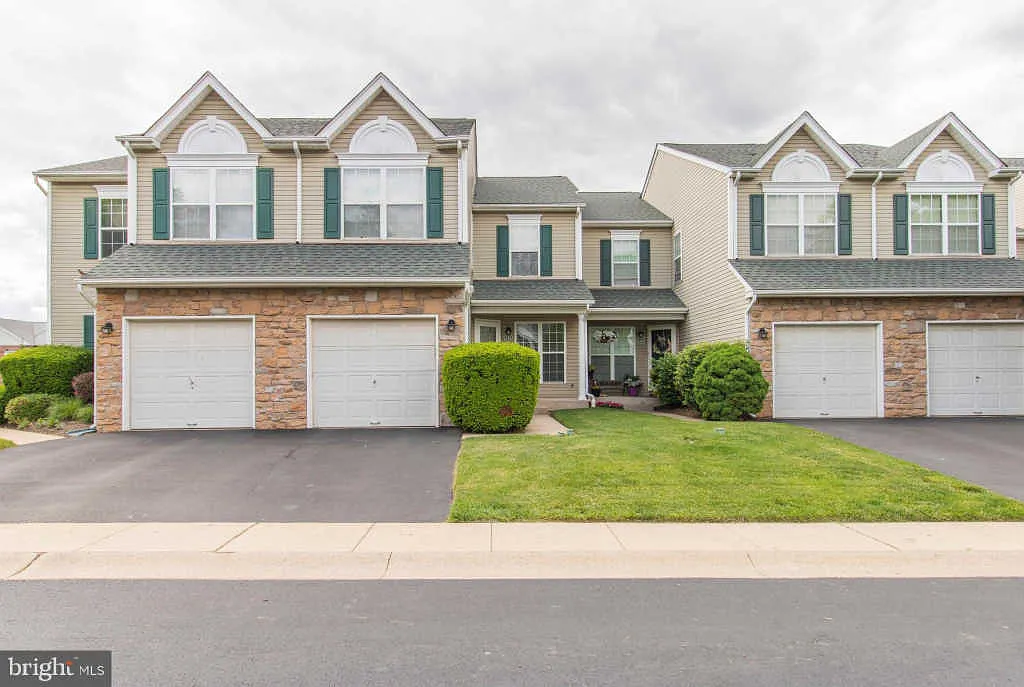 535 Green View Ct photo 1