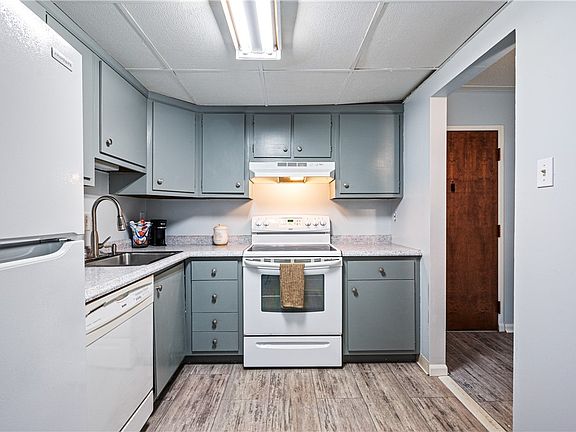 5th image of 605 Calais Dr APT 101
