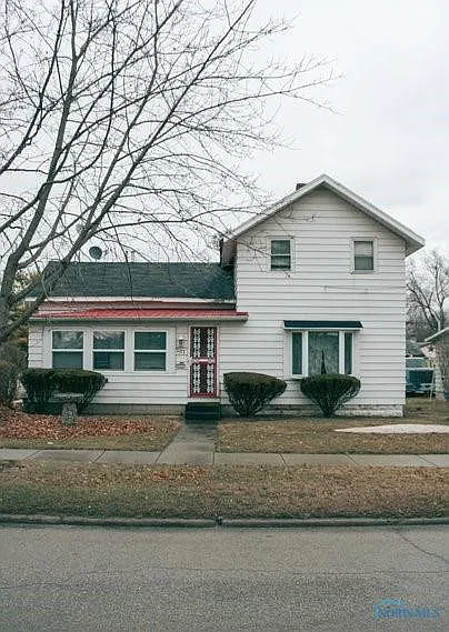207 Main St photo 1