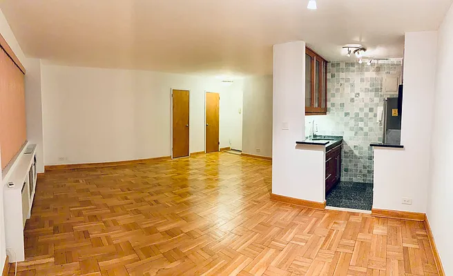 Rented by Luxus Manhattan Realty | media 27