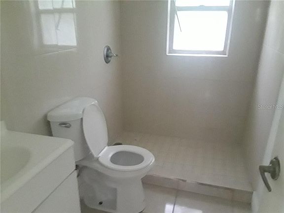 5th image of 1317 Robert King High Dr