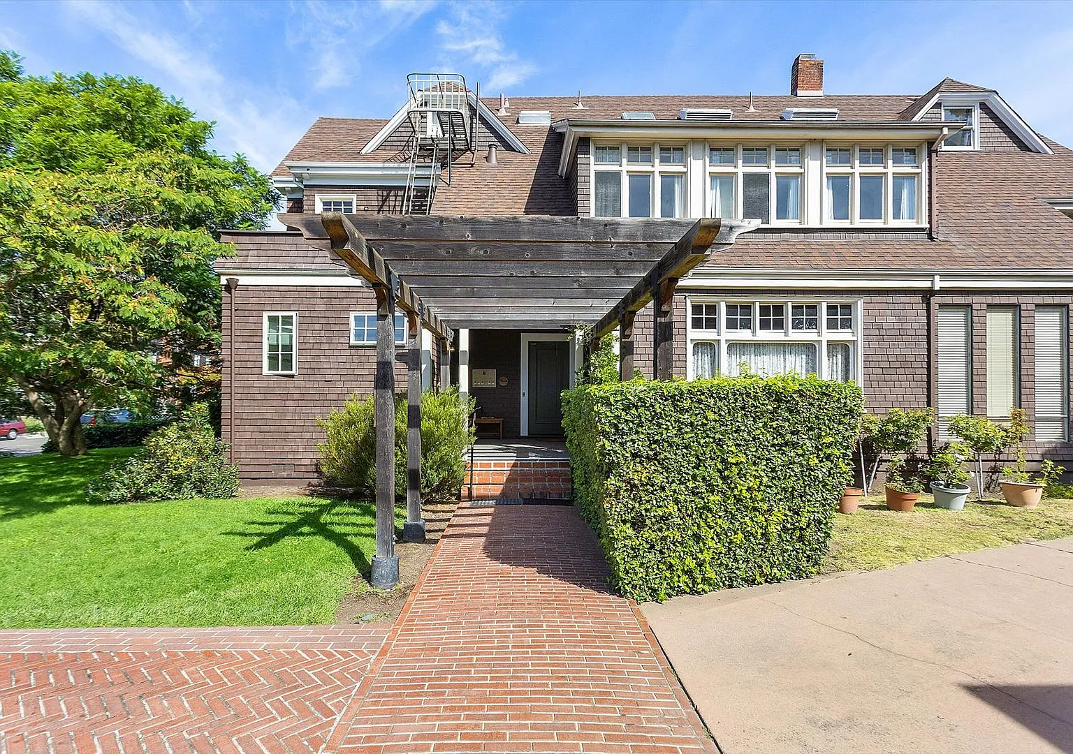 1236 Sherman St. #4 - Studio | 1 bath | Garden level in Gold Coast — Photo 1