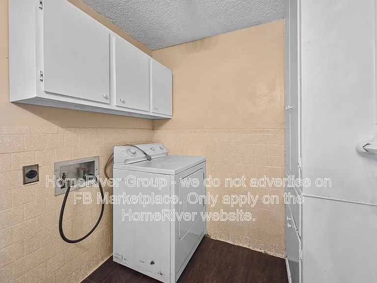 920 Yale St — Photo 8