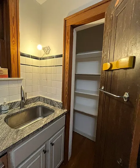 5243 Delor St #2F — Photo 8