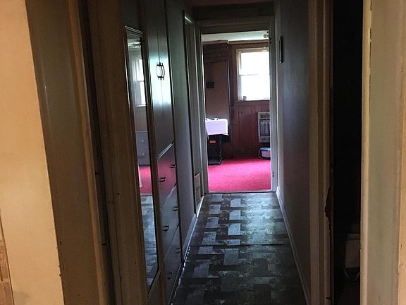 3rd image of 5124 Maple St