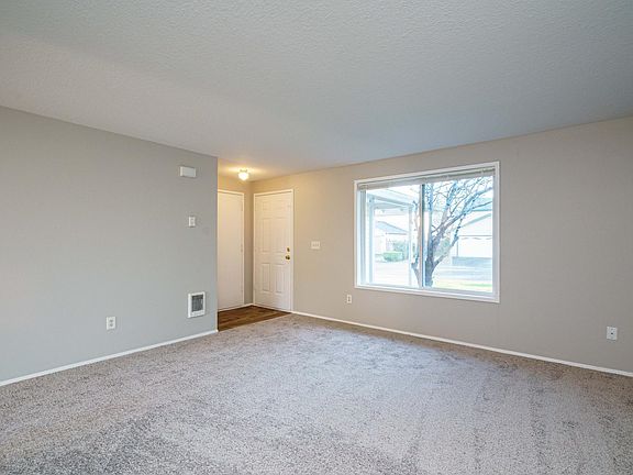 2nd image of 16920 NE 19th Way