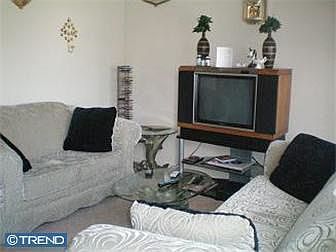 2nd image of 28 Ashkirk Pl