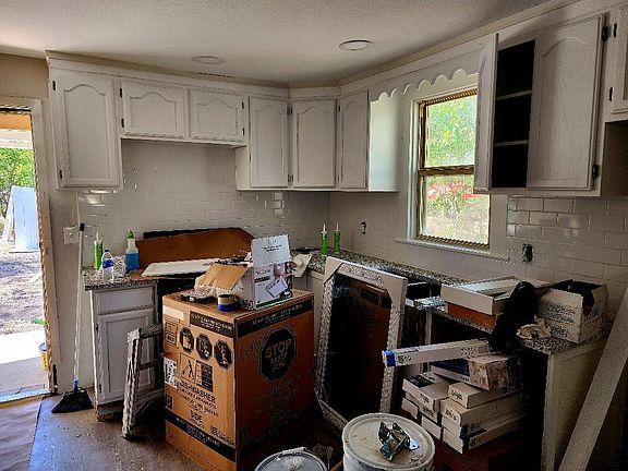 3rd image of 1540 North Ctr