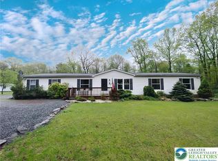 29 Hollyberry Ln, Jim Thorpe, PA 18229
