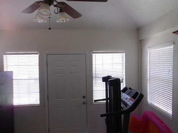 3rd image of 1233 Dodd Dr