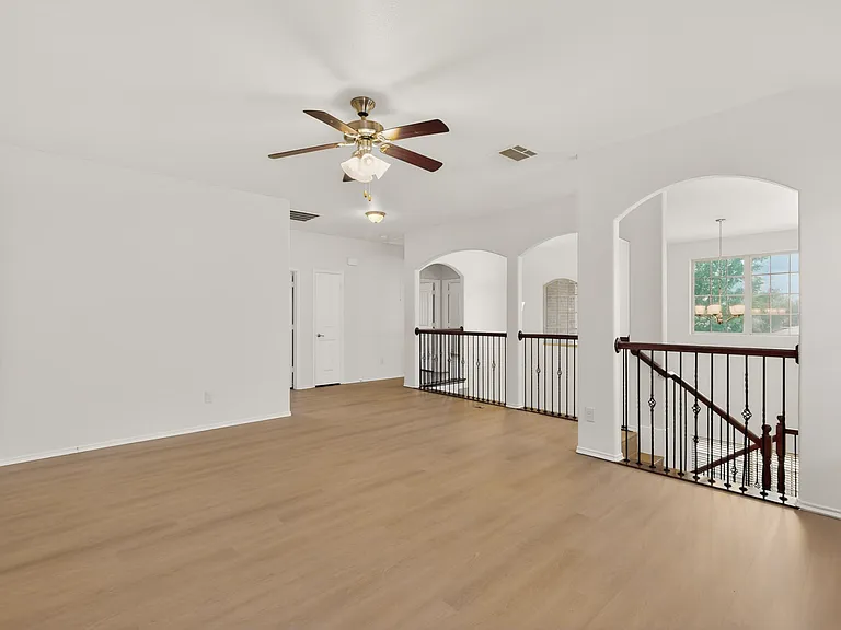 781 Lancashire Ln — Photo 37