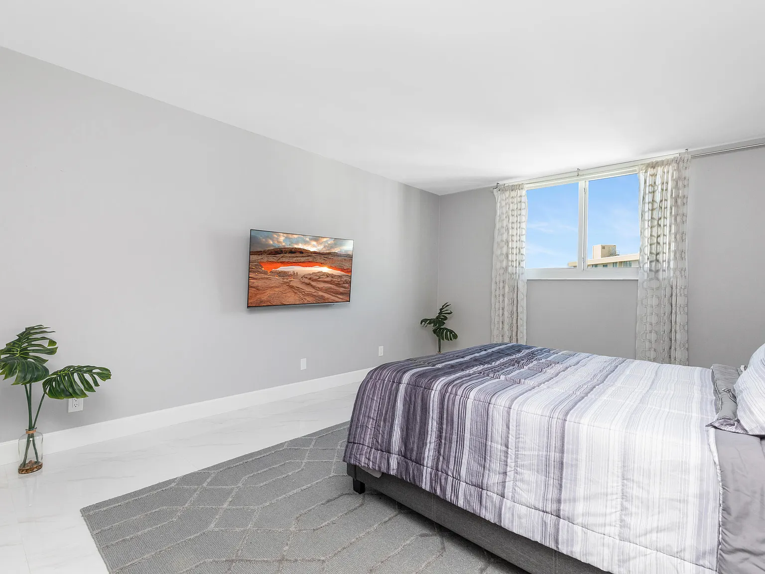 2 bed, 2.0 bath, 1505 sqft, $4,200 — Photo 3