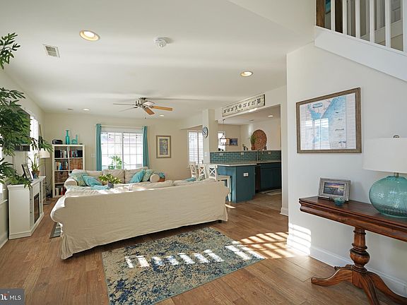 5th image of 17292 King Phillip Way #53