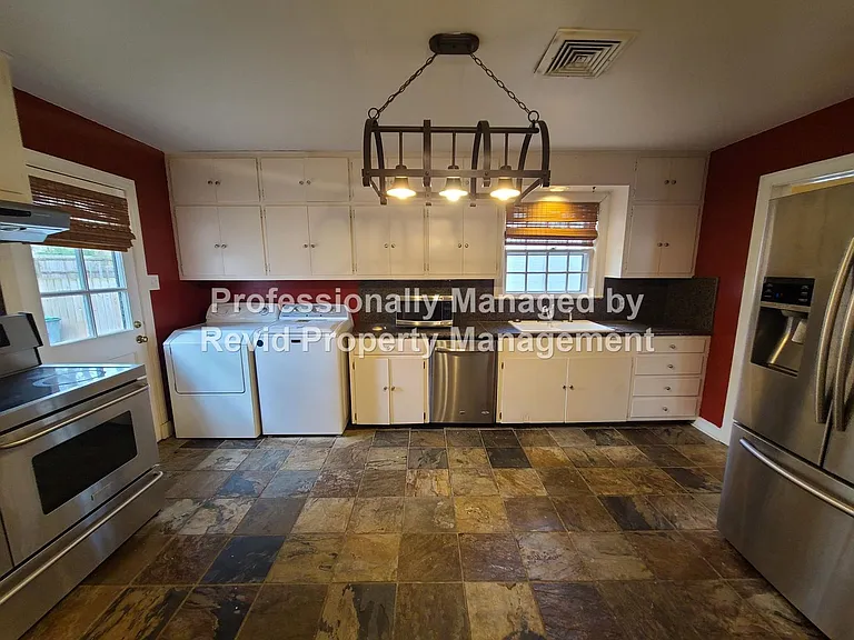 187 Picardy Pl — Photo 12