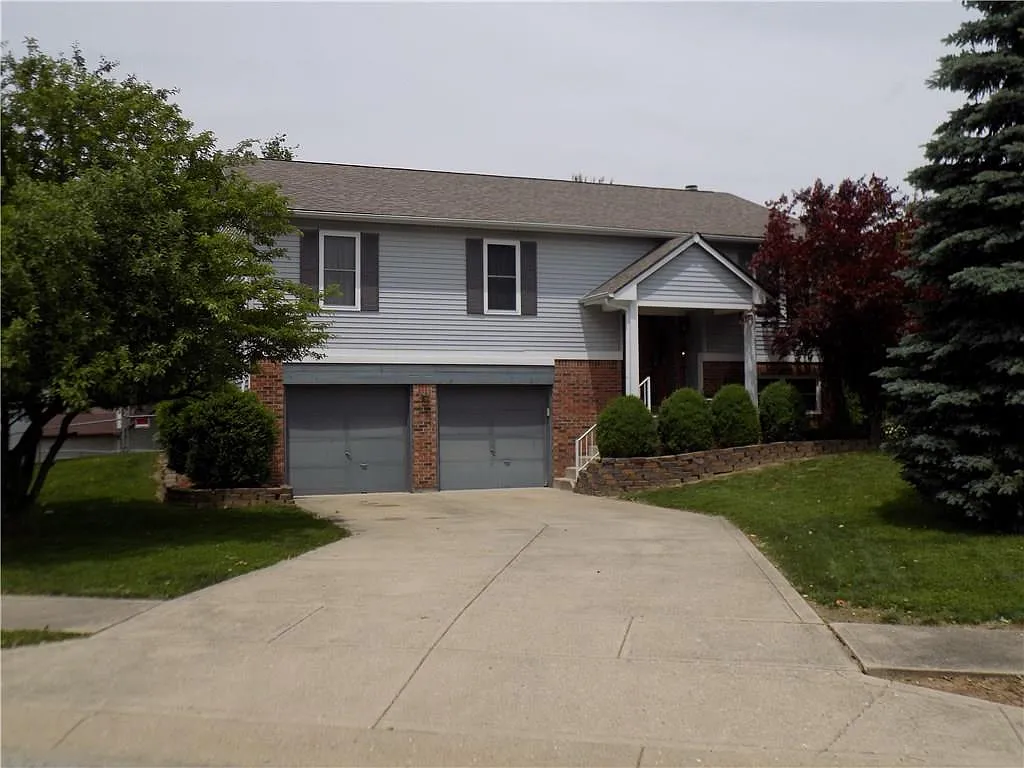 1186 Tiverton Dr photo 1