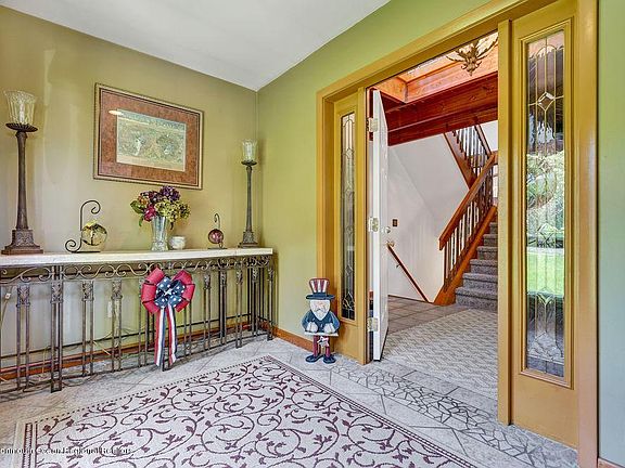 5th image of 512 Hemlock Hill Dr
