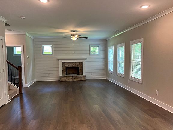 3rd image of 162 Teramont Ct