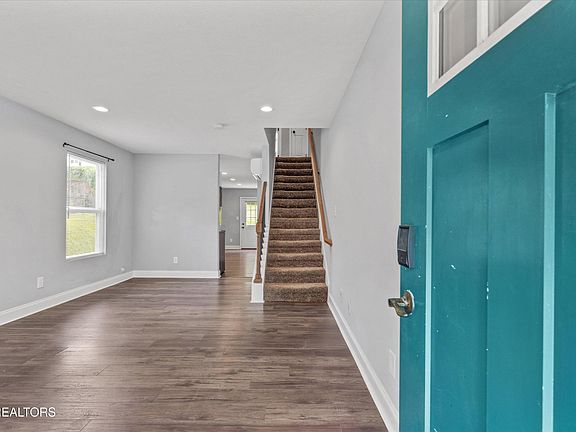 5th image of 2804 Painter Ave SW
