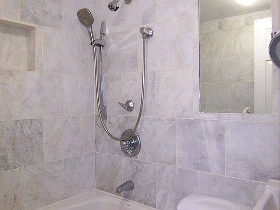 5th image of 368 W 46th St #2B