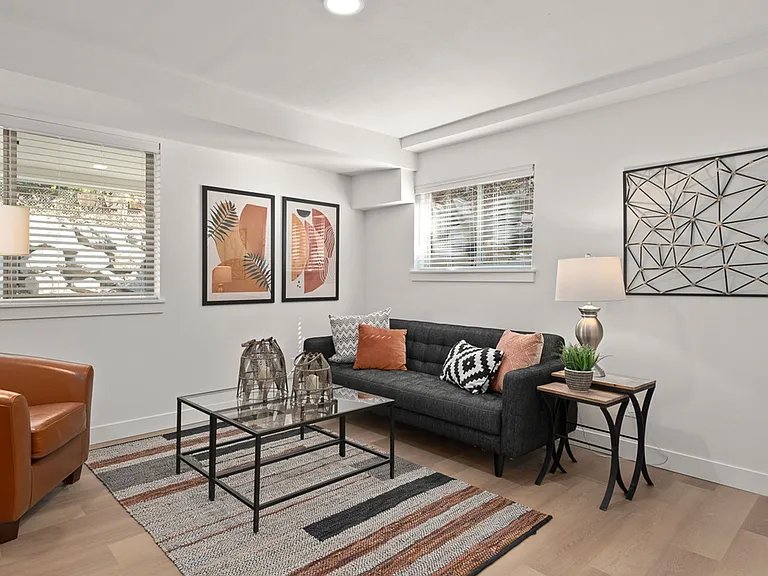 3200 E Union St — Photo 10
