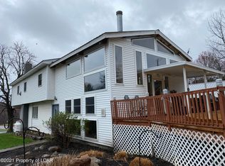 202 Sunset Rd, Wapwallopen, PA 18660