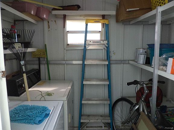 LAUNDRY AREA