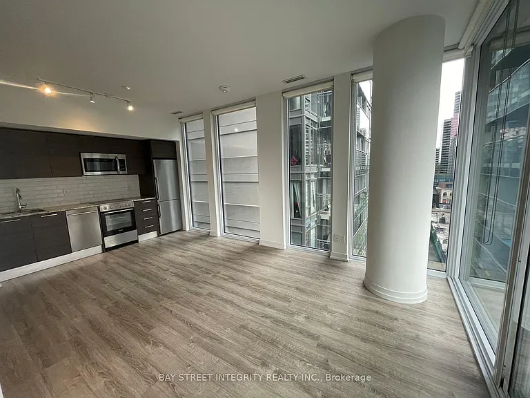 28 Wellesley St E #809 — Photo 19