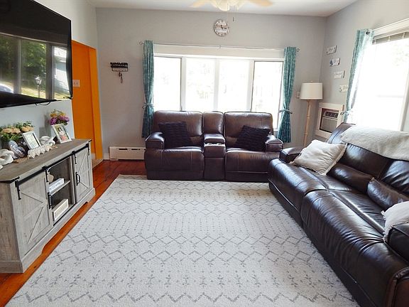 5th image of 288 Irvington St