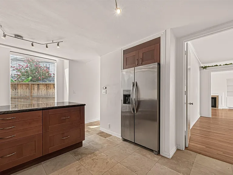 1111 Potomac Dr #A — Photo 2