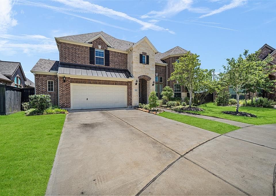 1st image of 747 Fig Leaf Ln