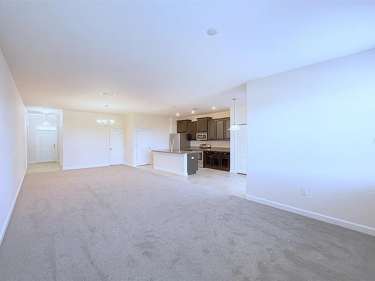 2037 Lake Side Ave — Photo 6