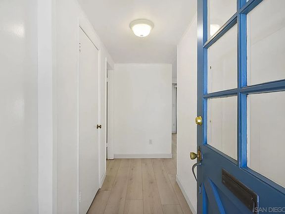 4th image of 4382 Mount Putman Ave #4382