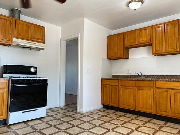 5th image of 225 N Monte Vista Ave