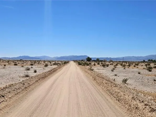 3017 Shadow Mountain Rd, Twentynine Palms, CA 92277