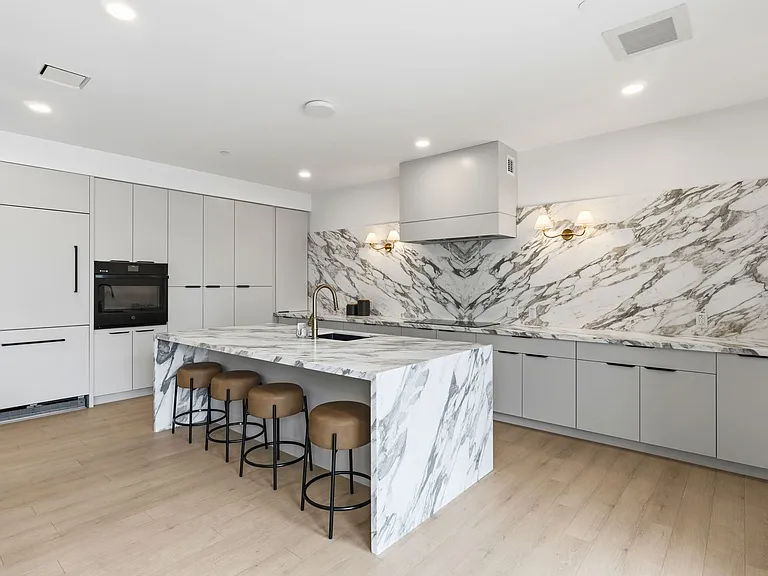 2454 Lafayette Rd #201 — Photo 38