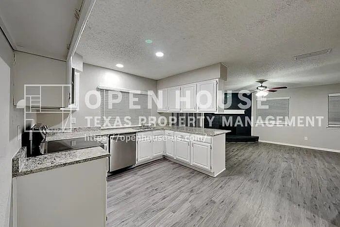 2732 Cancun Ln — Photo 8