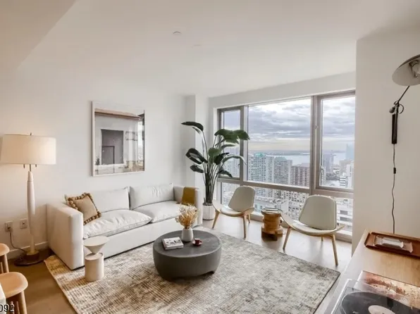 75 Park Ln S #3605, Jersey City, NJ 07310