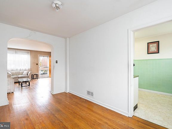 5th image of 1016 Clayton Rd