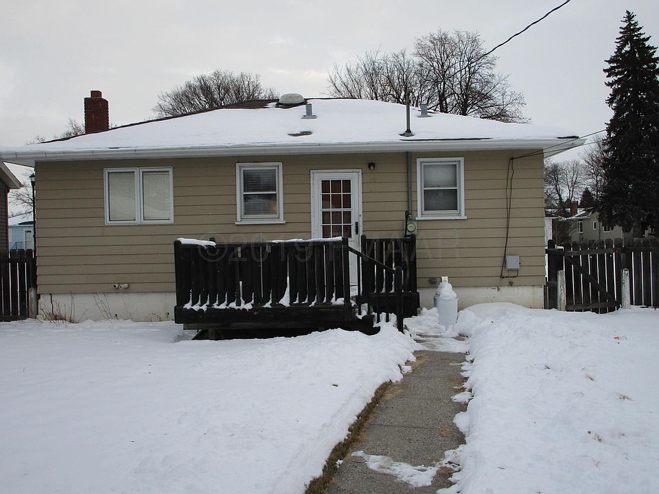 2nd image of 1634 8th St N