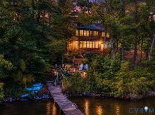 97 Overlook Ln, Burgess, VA 22432