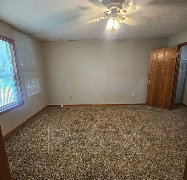 512 E Park St #A — Photo 10
