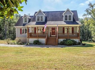 10300 Mattoax Ln, Amelia Court House, VA 23002